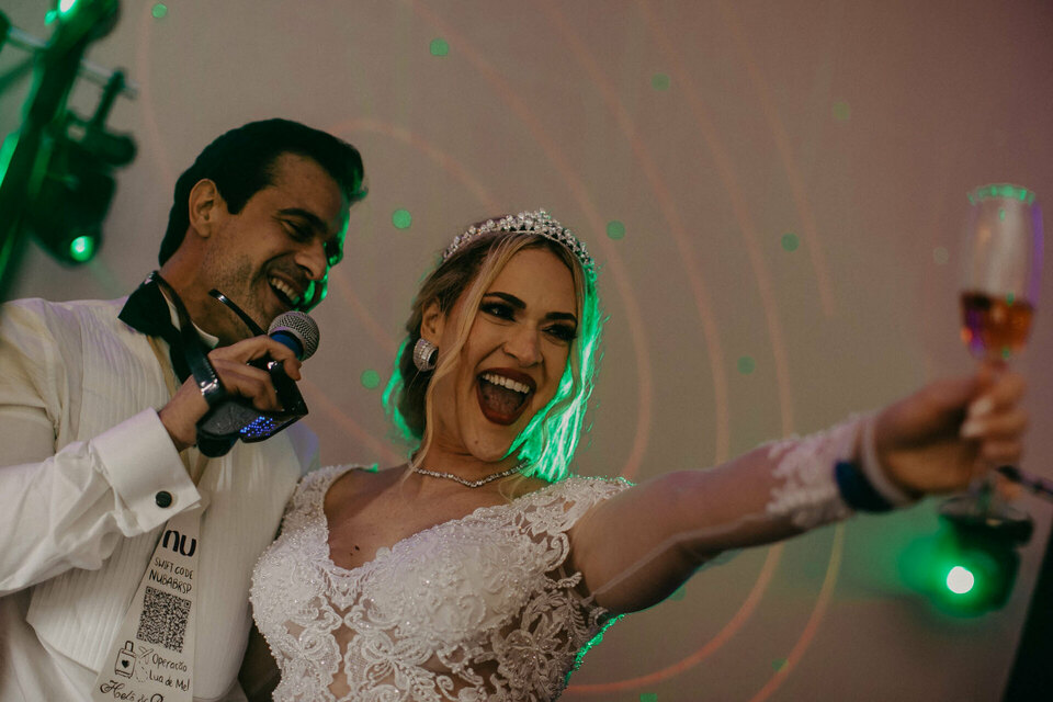 Um casal que e Pura Loucura Helô e Roger se Liga nos Clicks 