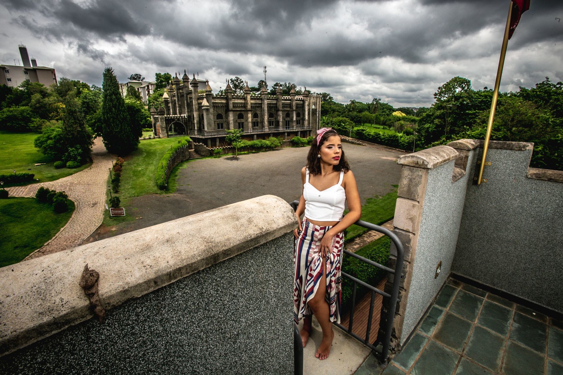 Foto Castelo + Debutante = Um ensaio Maravilhoso Foto Castelo + Debutante = Um ensaio Maravilhoso - Imagem 34