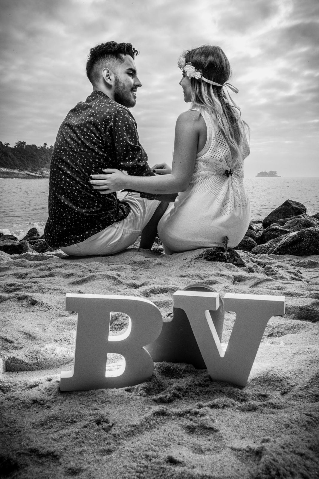 Foto Quando a Noiva e O Noivo faz tudo ficar ainda mais Inesquecível Praia de Guarujá  - Imagem 23