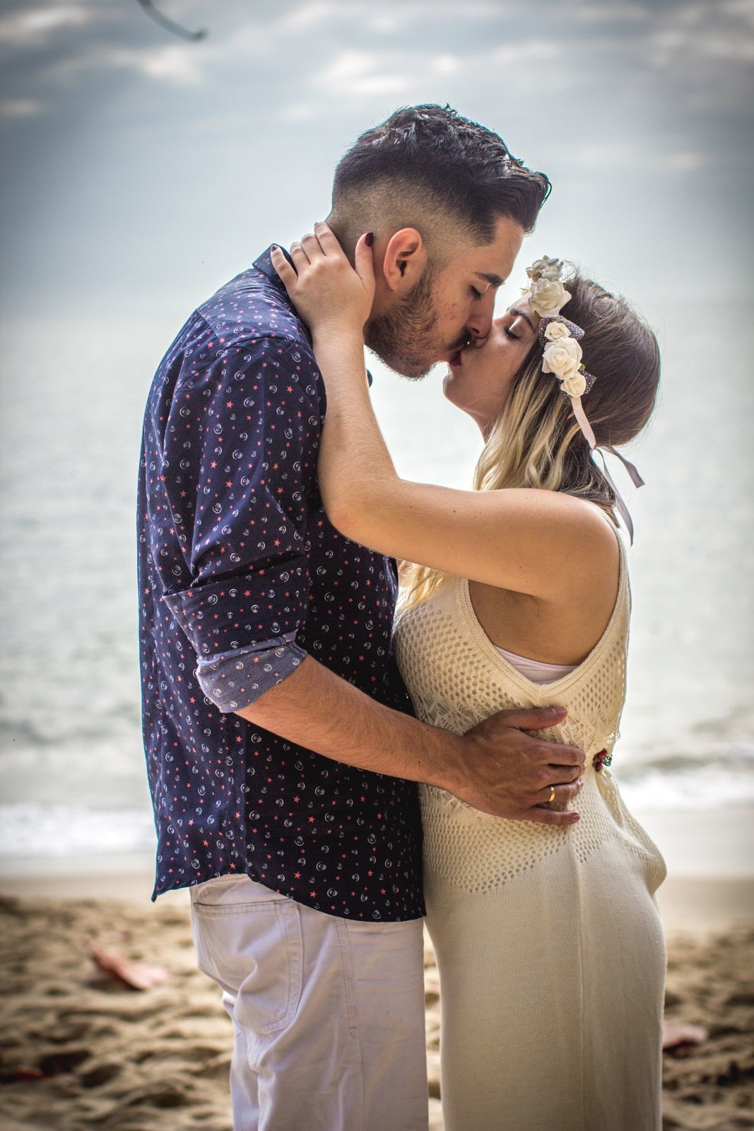 Foto Quando a Noiva e O Noivo faz tudo ficar ainda mais Inesquecível Praia de Guarujá  - Imagem 14