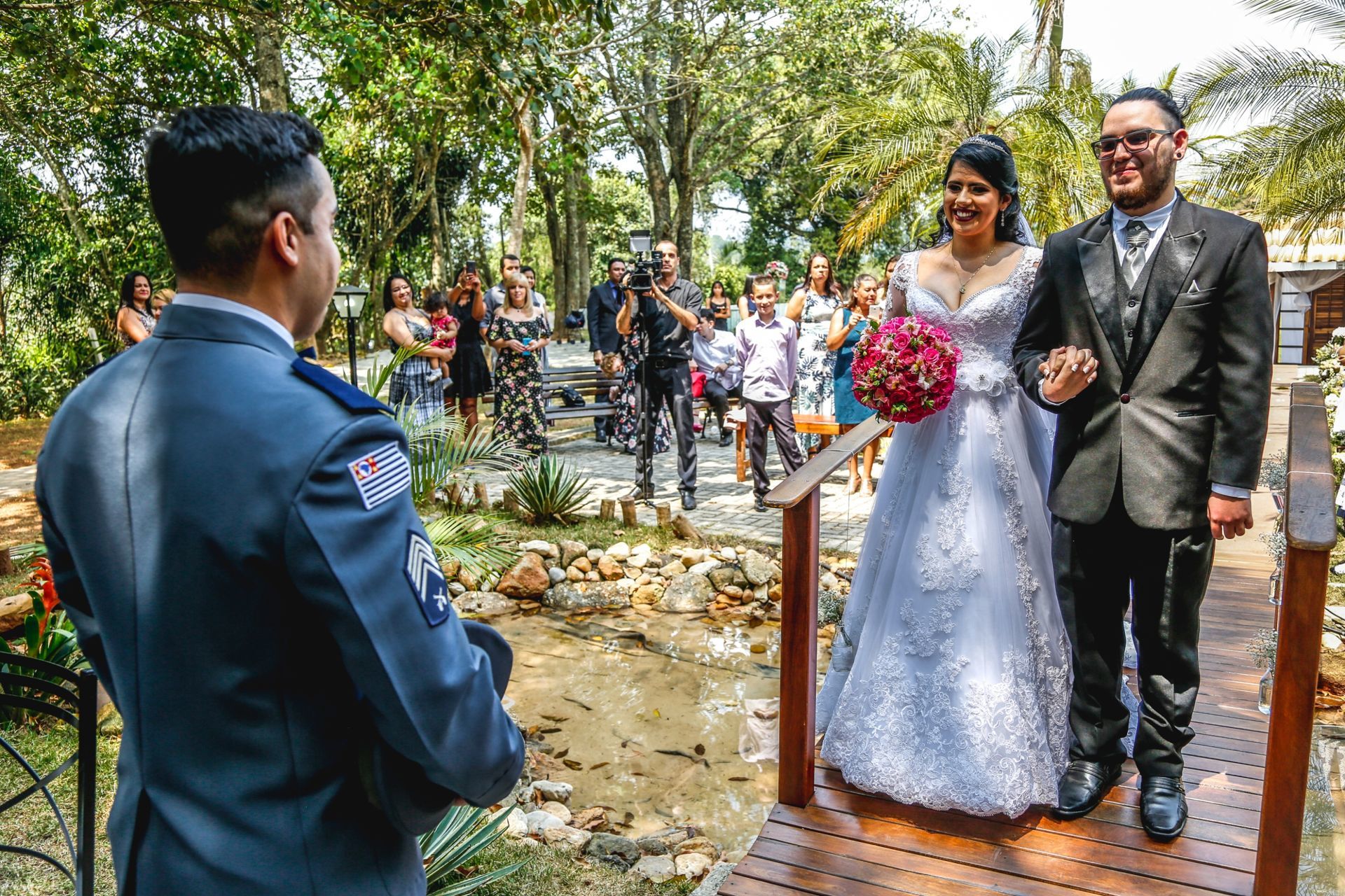 Foto Basta-me um pequeno gesto, feito de longe e de leve, para que venhas comigo e eu para sempre te leve... Foto Basta-me um pequeno gesto, feito de longe e de leve, para que venhas comigo e eu para sempre te leve... - Imagem 22