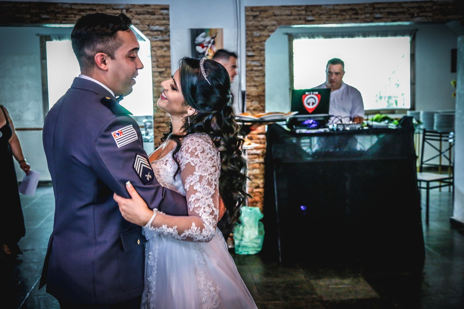 Foto Basta-me um pequeno gesto, feito de longe e de leve, para que venhas comigo e eu para sempre te leve... Foto Basta-me um pequeno gesto, feito de longe e de leve, para que venhas comigo e eu para sempre te leve... - Imagem 52